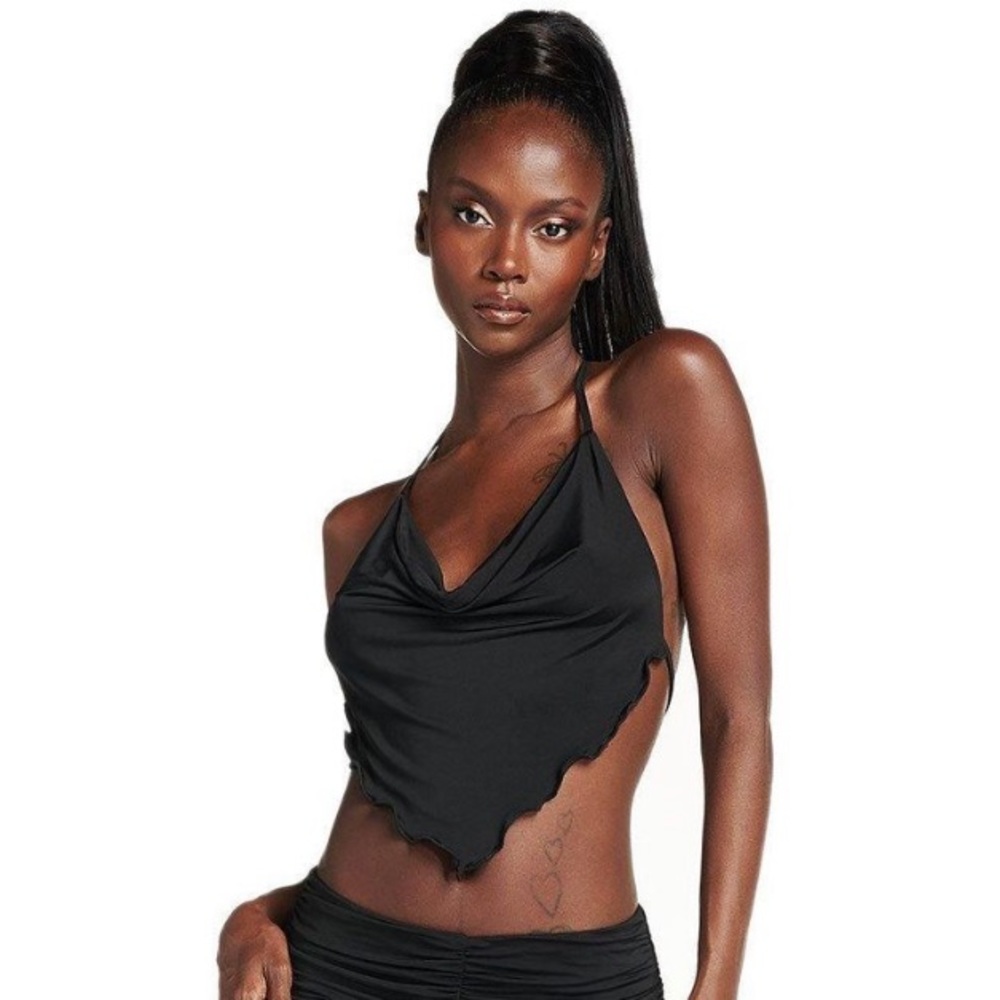 I Am Gia Circe Crop Black